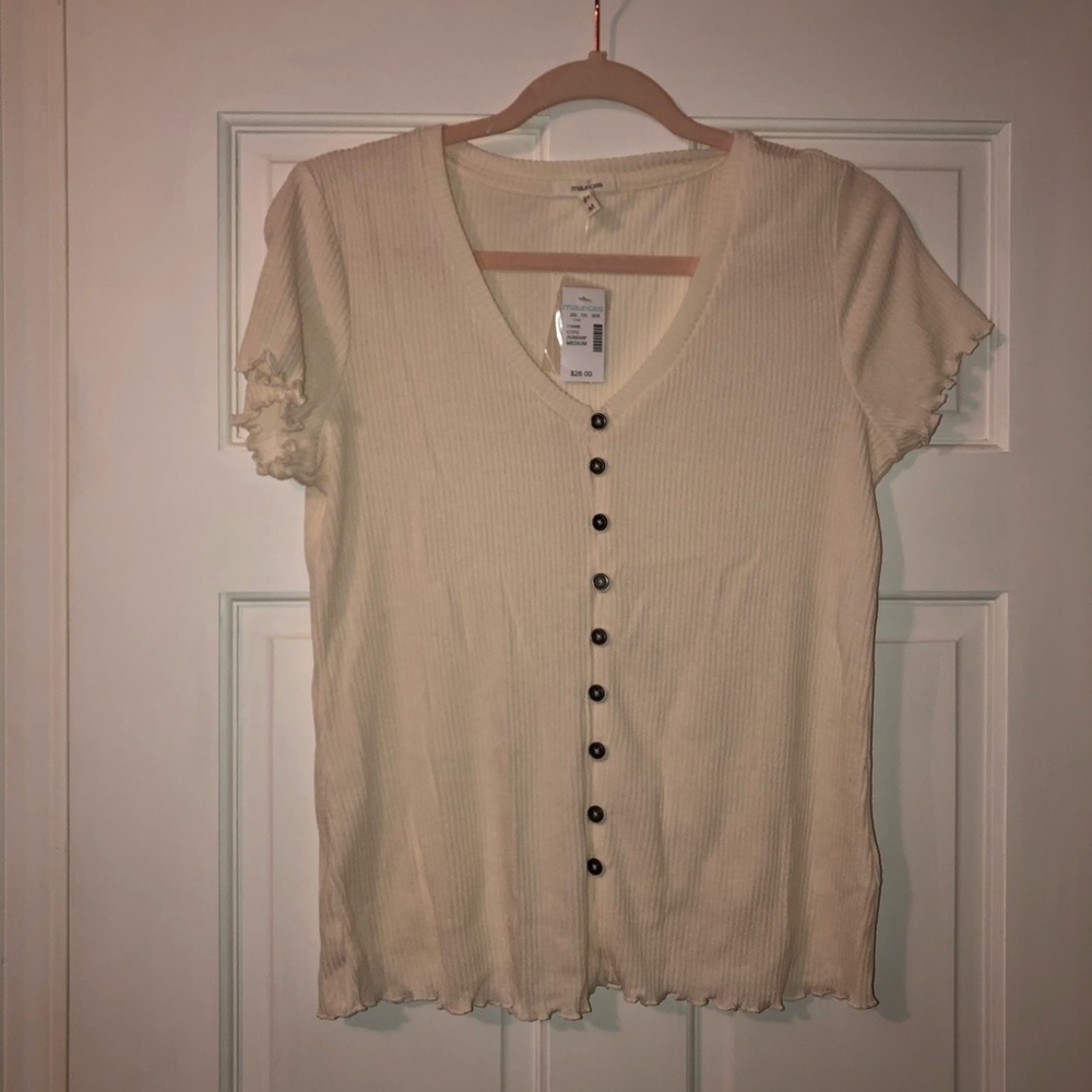 NWT Maurices cream Top